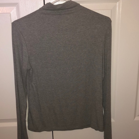 Grey Long Sleeve from Dynamite - Picture 4 of 4